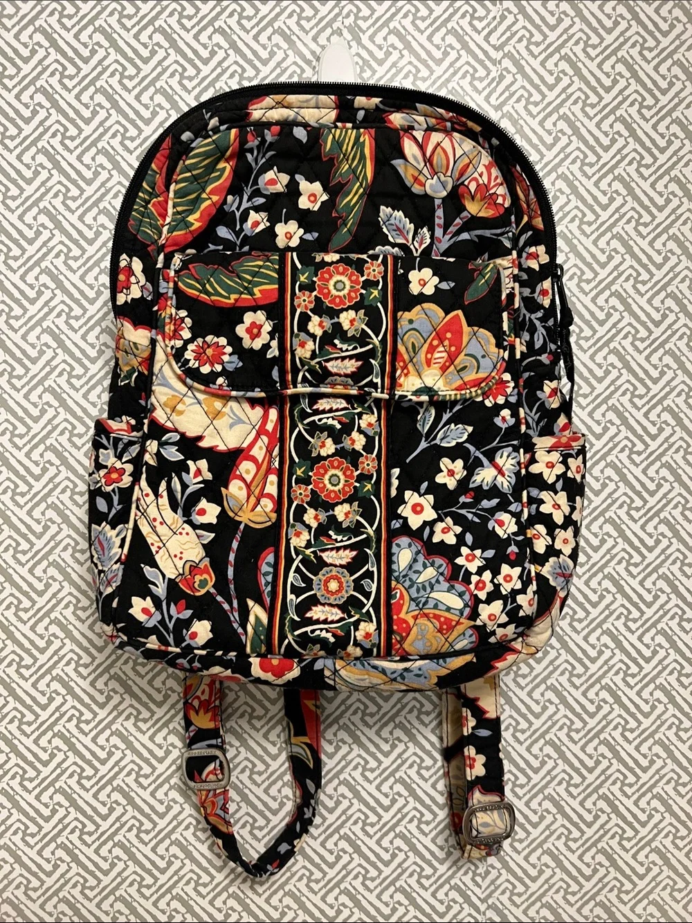 Quilted Floral Print Women's Backpack - Black Multicolor